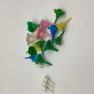 VtgColorful Plastic Birthday Candle Holders - 14 flowers - 4 white others